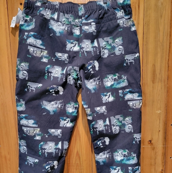 Disney Men's Black Graphic Pants - Picture 3 of 16